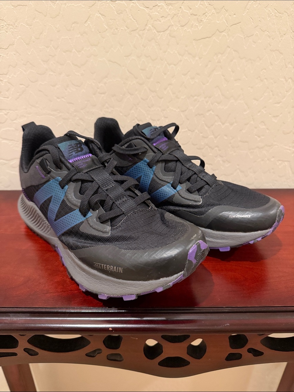 New Balance Nitrel V4Trail Shoes  Women's size 8.5  Black/Blue/Purple